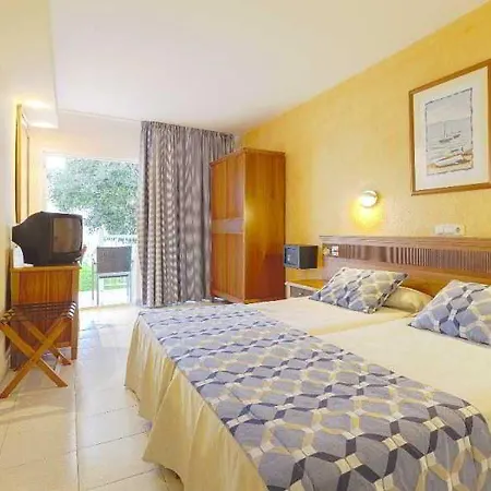 Sirenis Club Siesta Отель