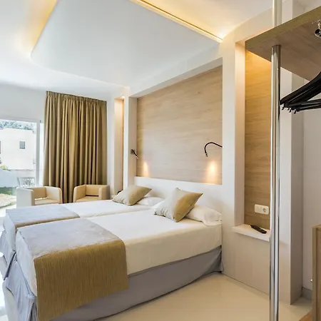 Отель Sirenis Club Siesta 4*