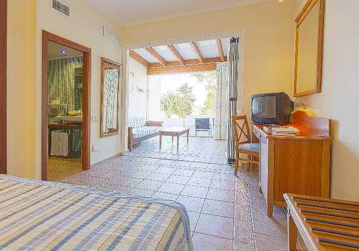 Szálloda Sirenis Club Siesta 4*